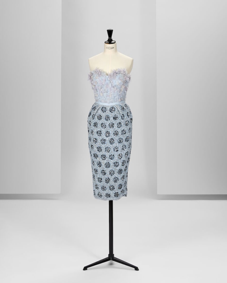 Ralph & Russo Haute Couture: Iridescent Silk Organza Bustier Dress Spring/Summer 2016, Runway L: Ralph & Russo Haute Couture: Iridescent Silk Organza Bustier Dress Spring/Summer 2016, Runway Look 20 Pearl and silver iridescent silk organza bustier dress with geometric cut outs and tender