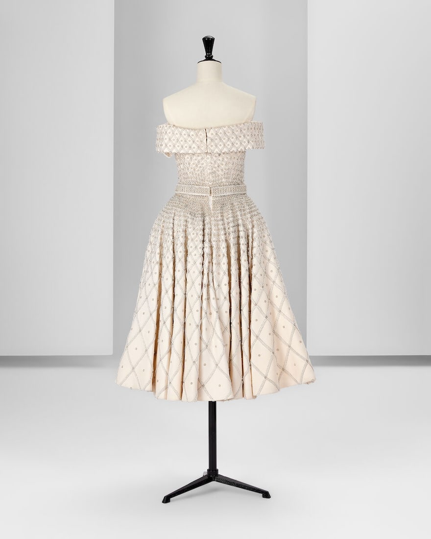 Ralph & Russo Haute Couture: Off-White Wool Crêpe Embellished Dress Autumn/Winter 2014, Ru - 3