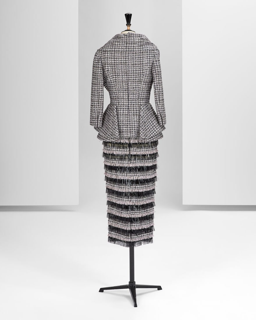 Ralph & Russo Haute Couture: Metallic Pink and Green Tweed Skirt Suit Spring/Summer 2017, Runway - 3