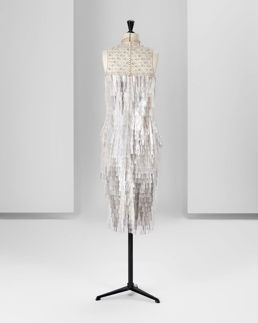 Ralph & Russo Haute Couture: Silver Foil Fringe Dress Spring/Summer 2017, Runway Look 29 - 3