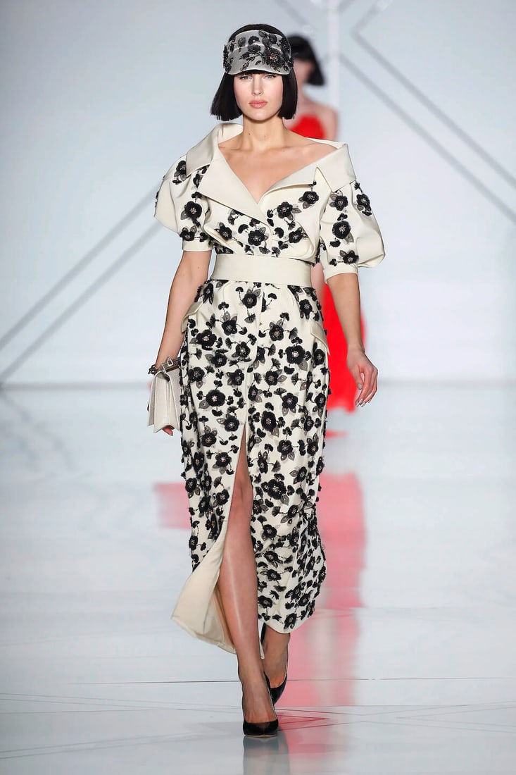 Ralph & Russo Haute Couture: Cream Silk Faille Embroidered Dress Spring/Summer 2017, Runway Look - 4