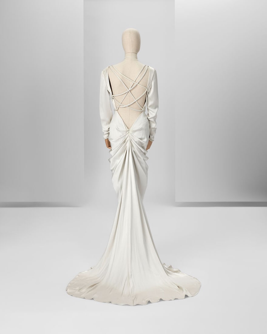 Ralph & Russo Haute Couture: Ice Grey Silk Satin Gown Autumn/Winter 2016, Runway Look 9 - 3