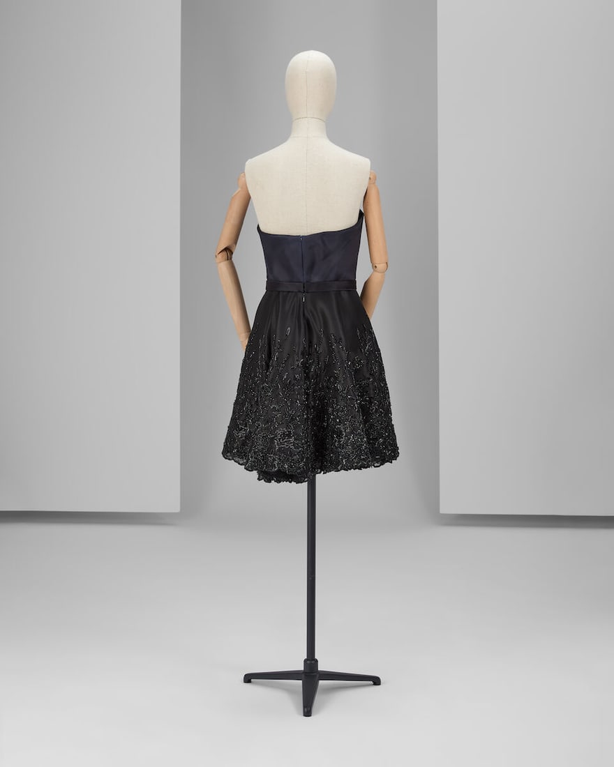 Ralph & Russo Haute Couture Exclusive: Black Silk Gazar Cocktail Dress Spring/Summer 2014, Runwa - 4