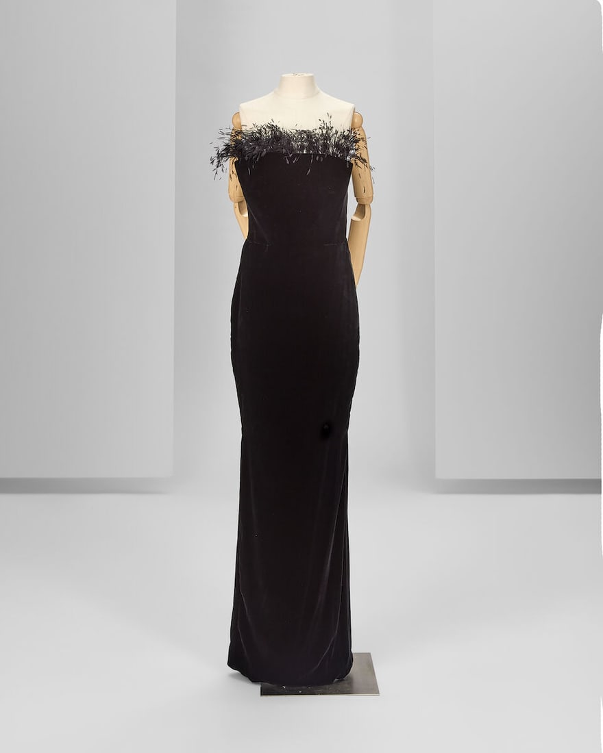 Ralph & Russo Haute Couture Exclusive: Custom Made Black Velvet Gown Spring/Summer 2018, Runway  (1 of 3)