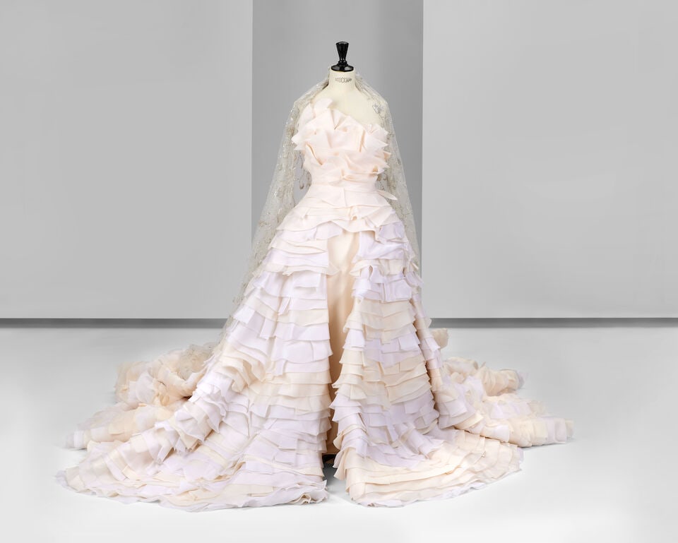 Ralph & Russo Haute Couture: Silk Crêpe Wedding Dress and Veil Spring/Summer 2014, Runway : Ralph & Russo Haute Couture: Silk Crêpe Wedding Dress and Veil Spring/Summer 2014, Runway Look 32 White silk crêpe corseted pencil bridal gown with ballgown skirt and hundreds of