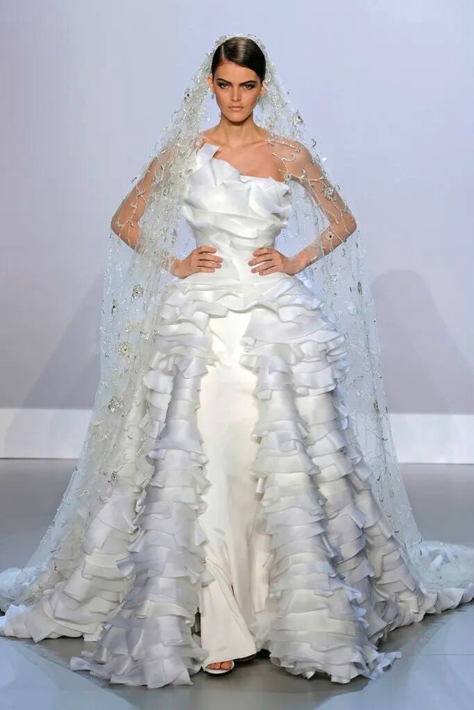 Ralph & Russo Haute Couture: Silk Crêpe Wedding Dress and Veil Spring/Summer 2014, Runway  - 4