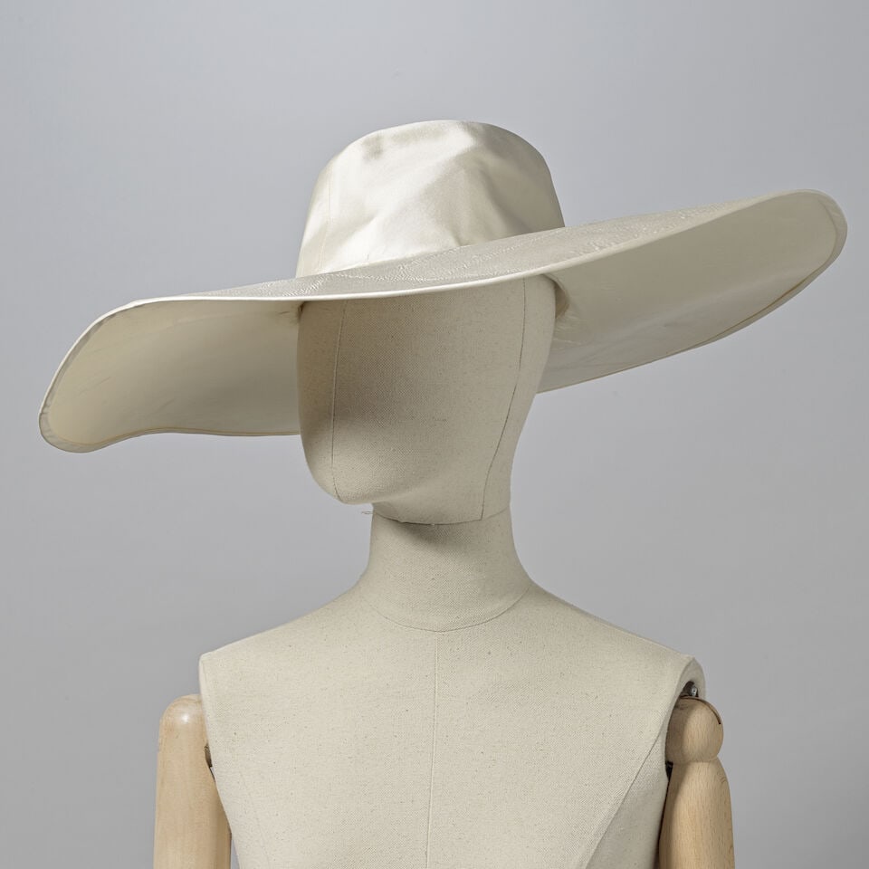 Ralph & Russo Haute Couture: Two Wide Brimmed Hats - 4