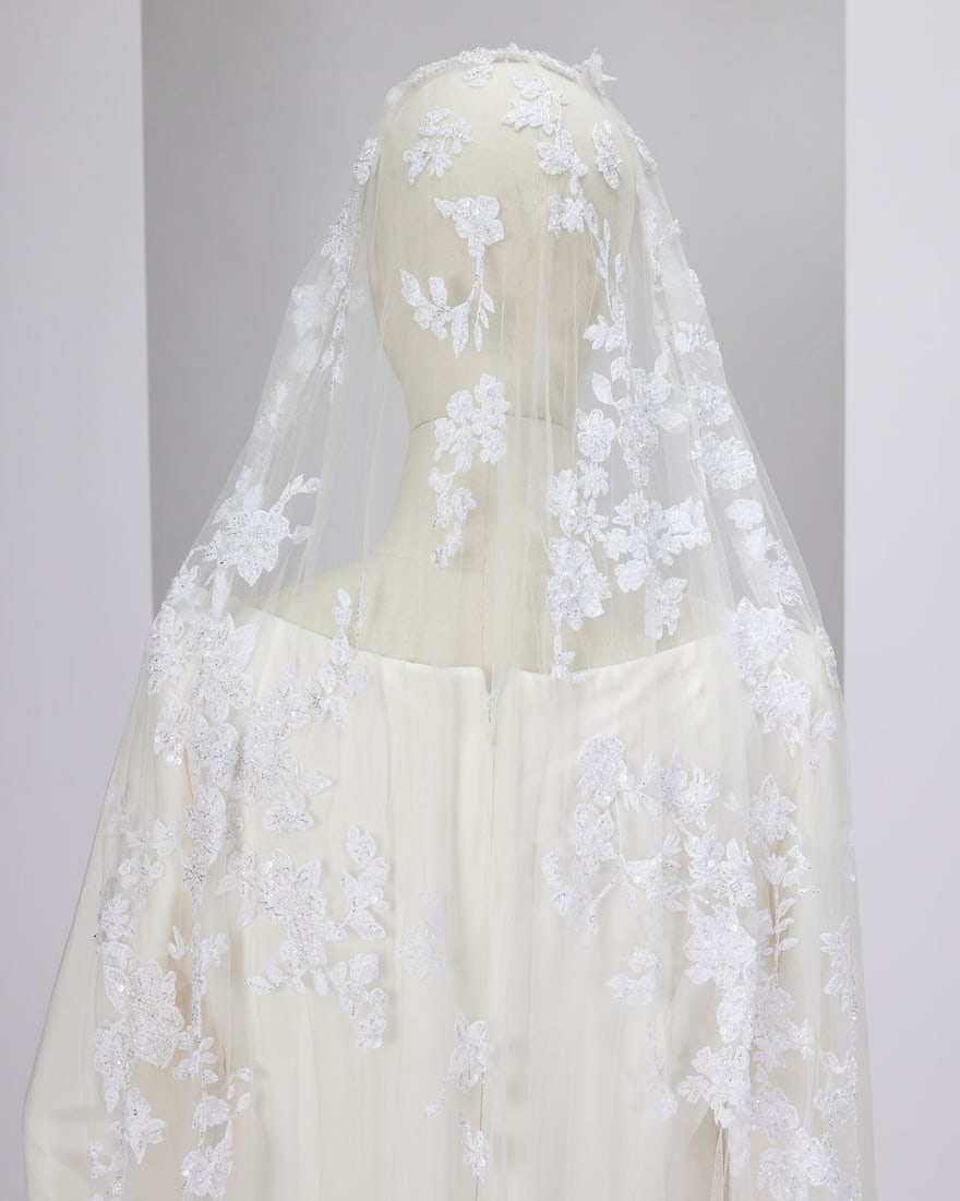 Ralph & Russo Haute Couture Exclusive: White Embellished Bridal Veil - 4