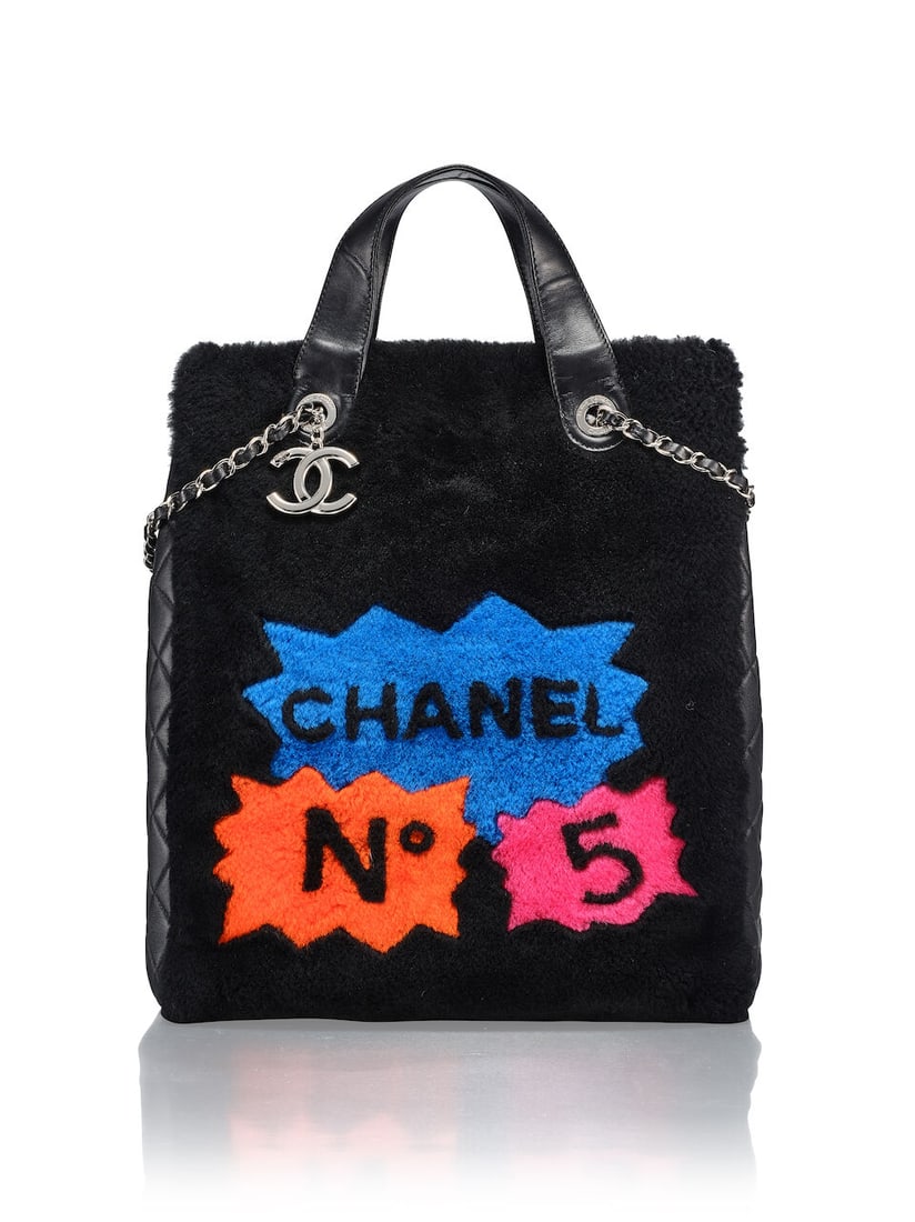 CHANEL: LIMITED EDITION BLACK SHEARLING N°5 POP ART GRAFFITI TOTE WITH SILVER TONED HARDWAR...: CHANEL: LIMITED EDITION BLACK SHEARLING N°5 POP ART GRAFFITI TOTE WITH SILVER TONED HARDWARE Circa