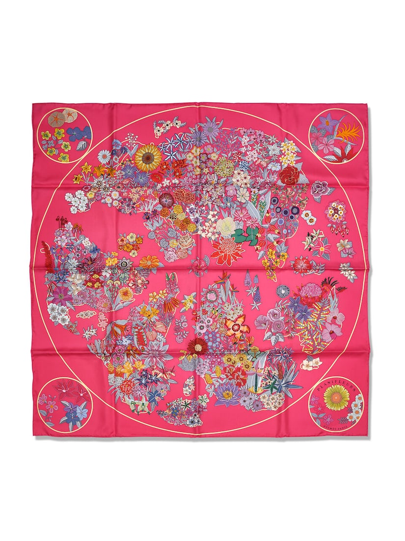 (NO RESERVE) HERMÈS: A SET OF 6 SILK SCARVES (Includes boxes) - 2