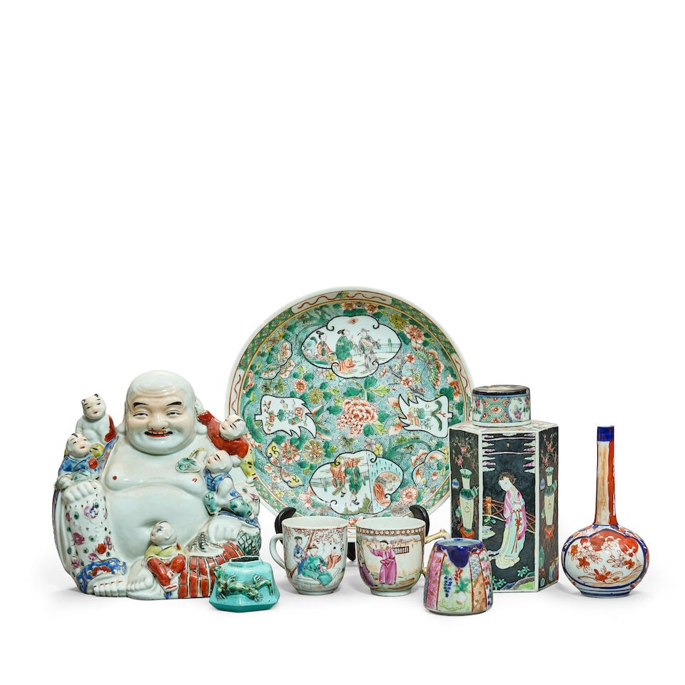 A Chinese Famile Vert porcelain dish, a Chinese Famille Noire porcelain tea caddy and cover and ...: A Chinese Famile Vert porcelain dish, a Chinese Famille Noire porcelain tea caddy and cover and a Chinese Famille Rose porcelain model of a Buddha together with small collection of other Asian porcela