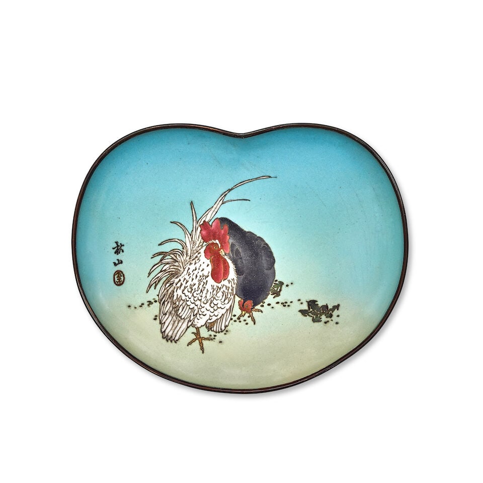 A Japanese cloisonné enamel kidney-shaped tray Late Meiji period (1868-1912): A Japanese cloisonné enamel kidney-shaped tray Late Meiji period (1868-1912) The centre depicting a white cockerel and a black hen, on shaded pale blue ground, with twin character and gilt seal m