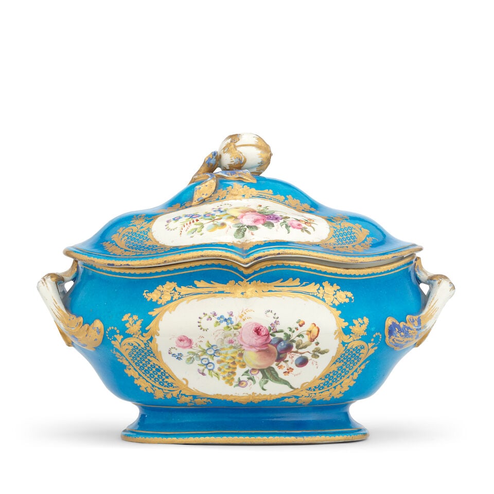 A late 19th century Sèvres-style porcelain oval tureen and cover - 2