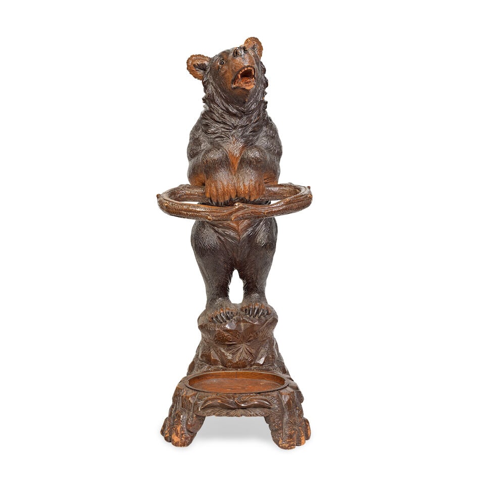 An early 20th century carved wooden Black Forest bear stick/umbrella stand - 2