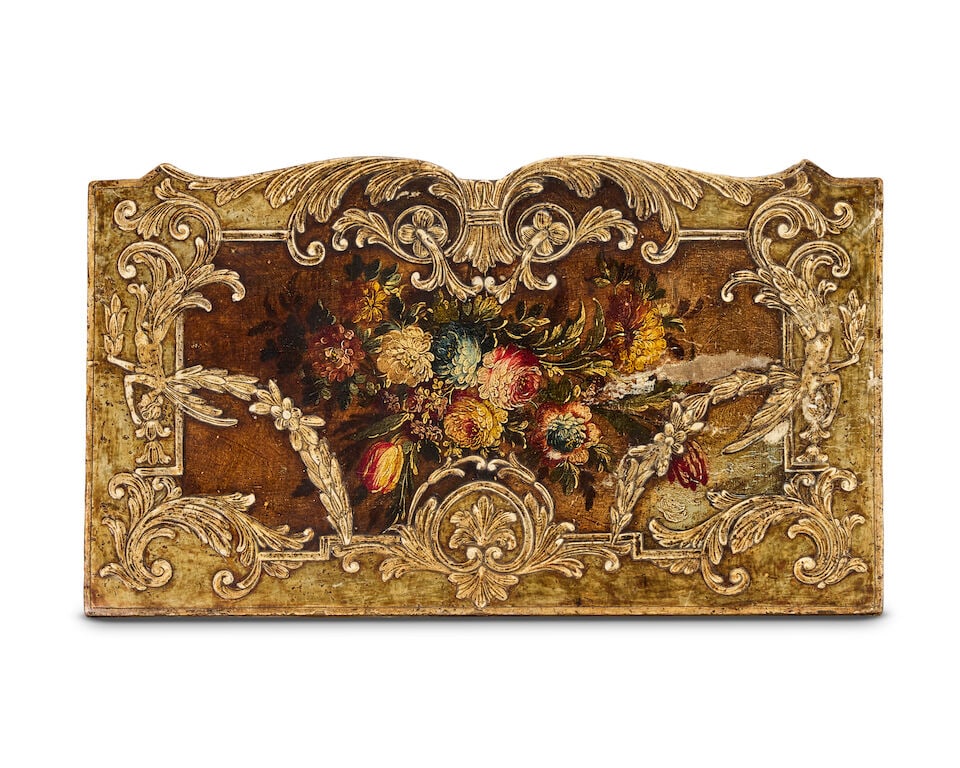 A pair of painted and polychrome decorated commodes Second quarter or mid 20th century, in the I... - 2