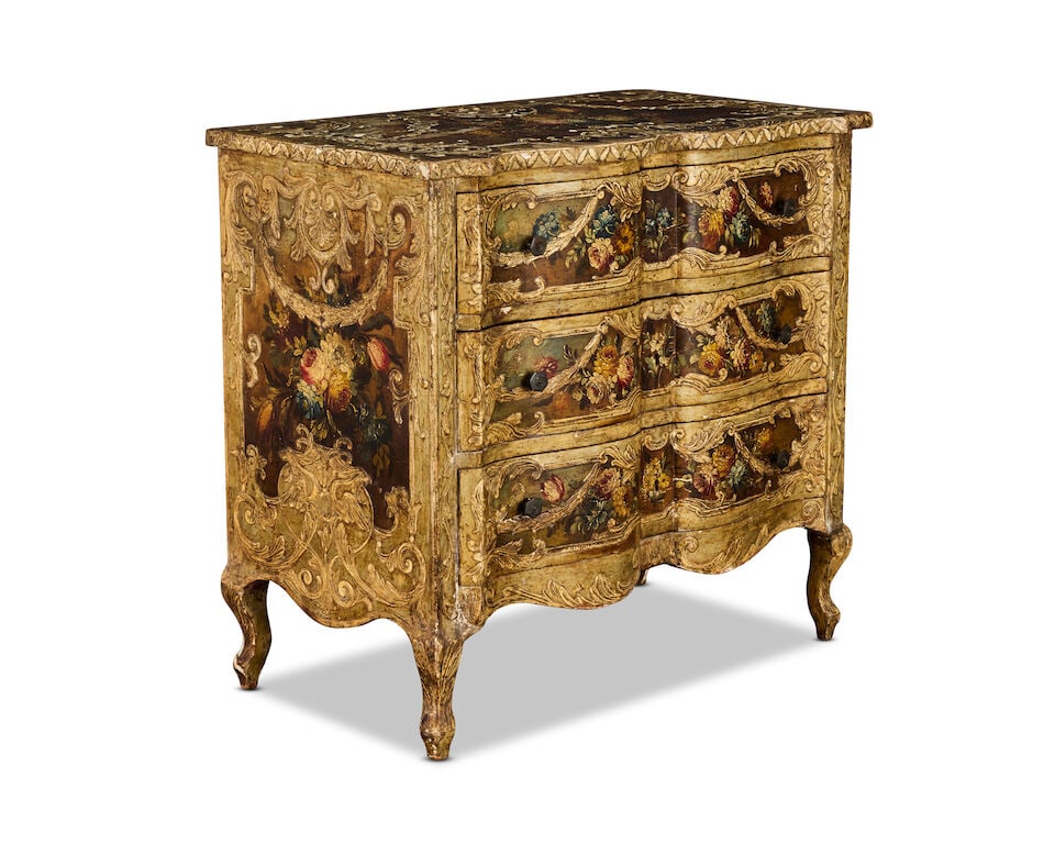 A pair of painted and polychrome decorated commodes Second quarter or mid 20th century, in the I... - 3