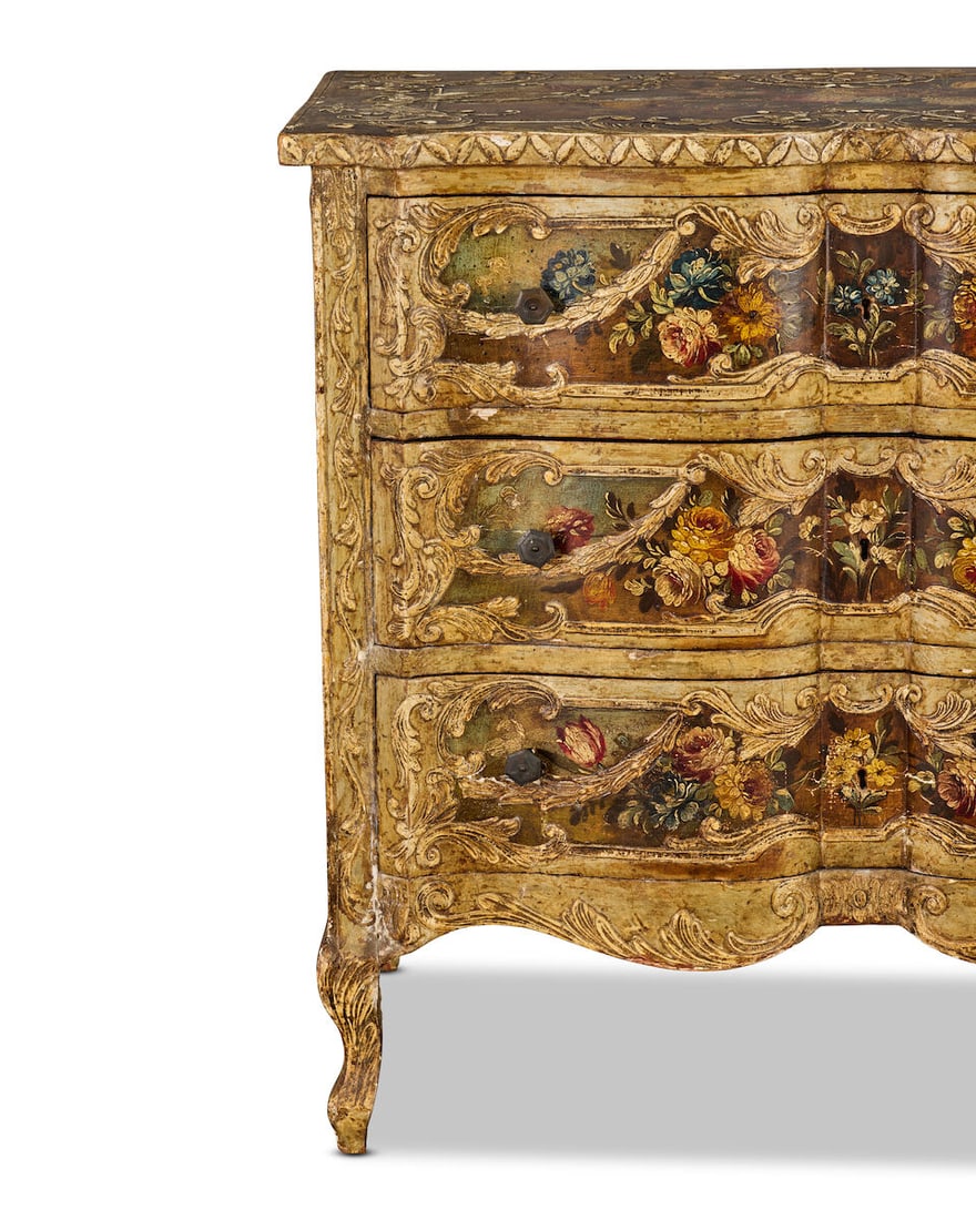 A pair of painted and polychrome decorated commodes Second quarter or mid 20th century, in the I... - 5