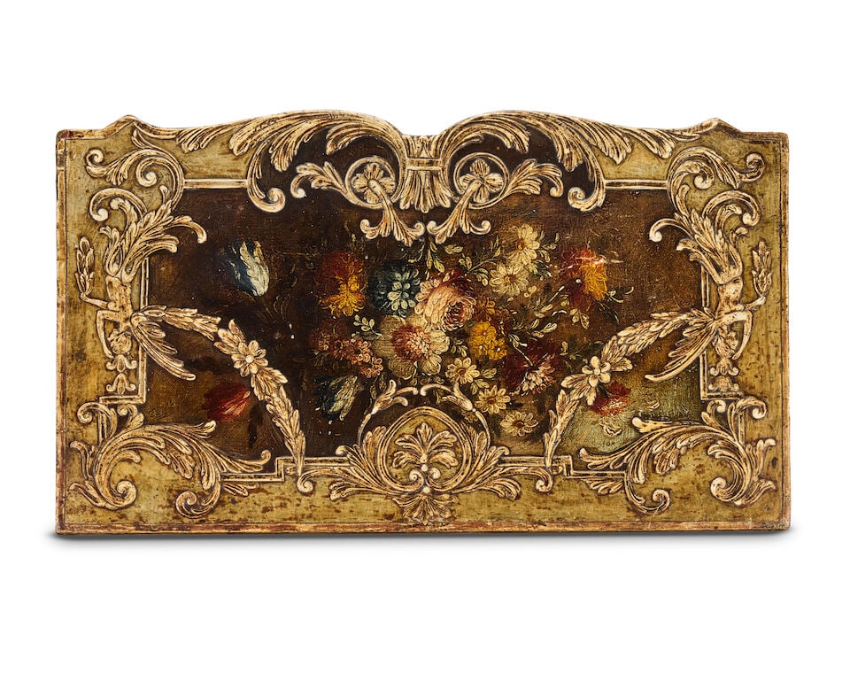 A pair of painted and polychrome decorated commodes Second quarter or mid 20th century, in the I... - 7