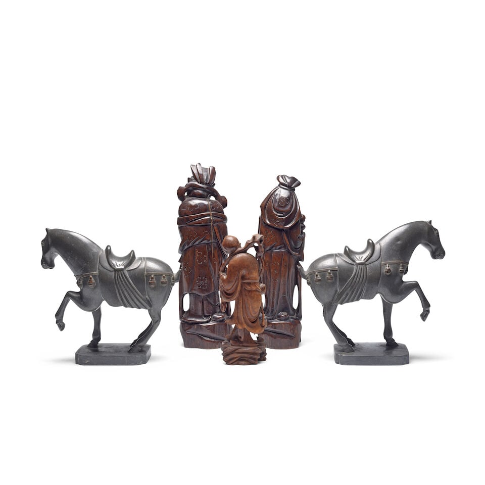 A Japanese patinated bronze equestrian figure of a warrior on horseback together with a collecti... - 2