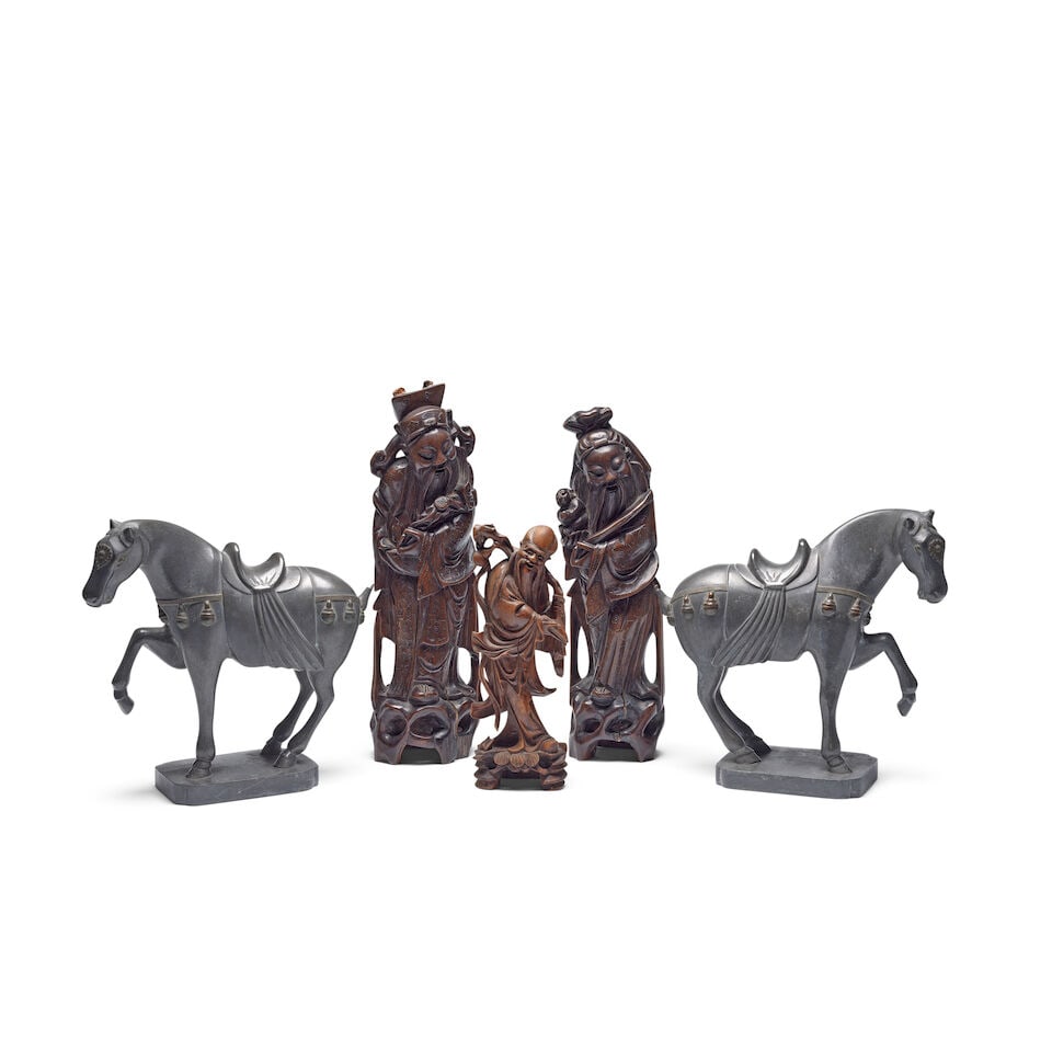 A Japanese patinated bronze equestrian figure of a warrior on horseback together with a collecti... - 3