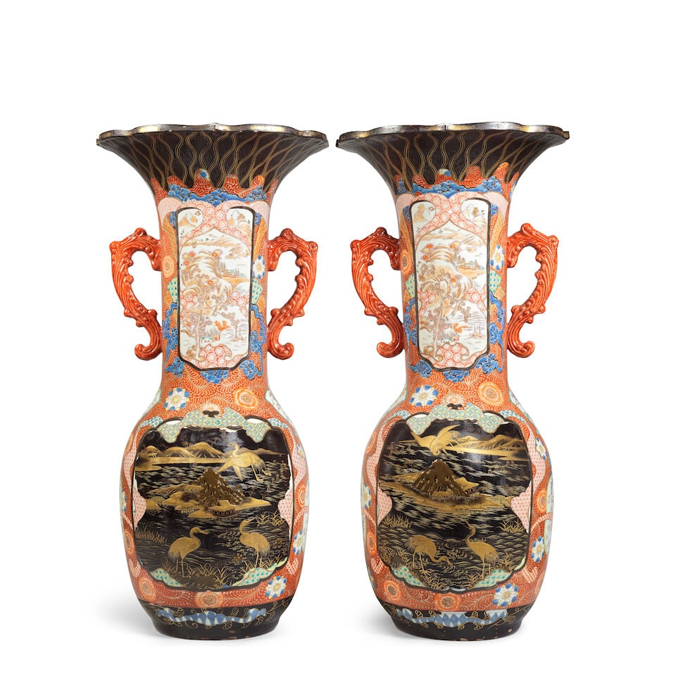A pair of late Japanese part lacquered Imari porcelain hall vases Late Meiji period (1868-1912) ... - 2