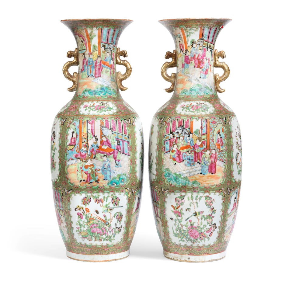 A pair of Chinese Famille Rose porcelain garniture vases Qing dynasty, probably late 19th centu... - 2