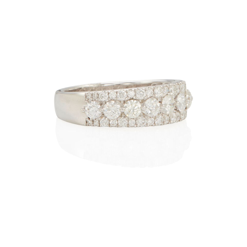 18K WHITE GOLD AND DIAMOND RING - 2