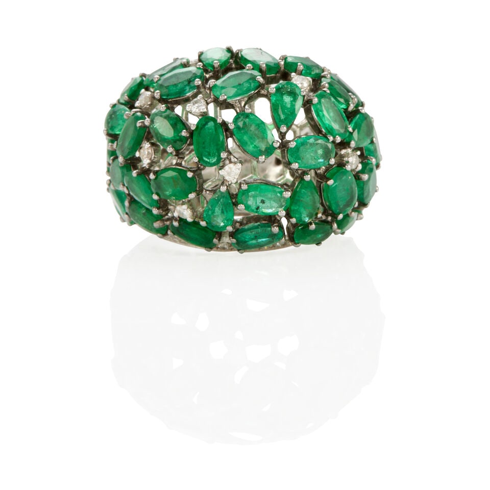 18K GOLD, DIAMOND AND EMERALD RING (1 of 2)