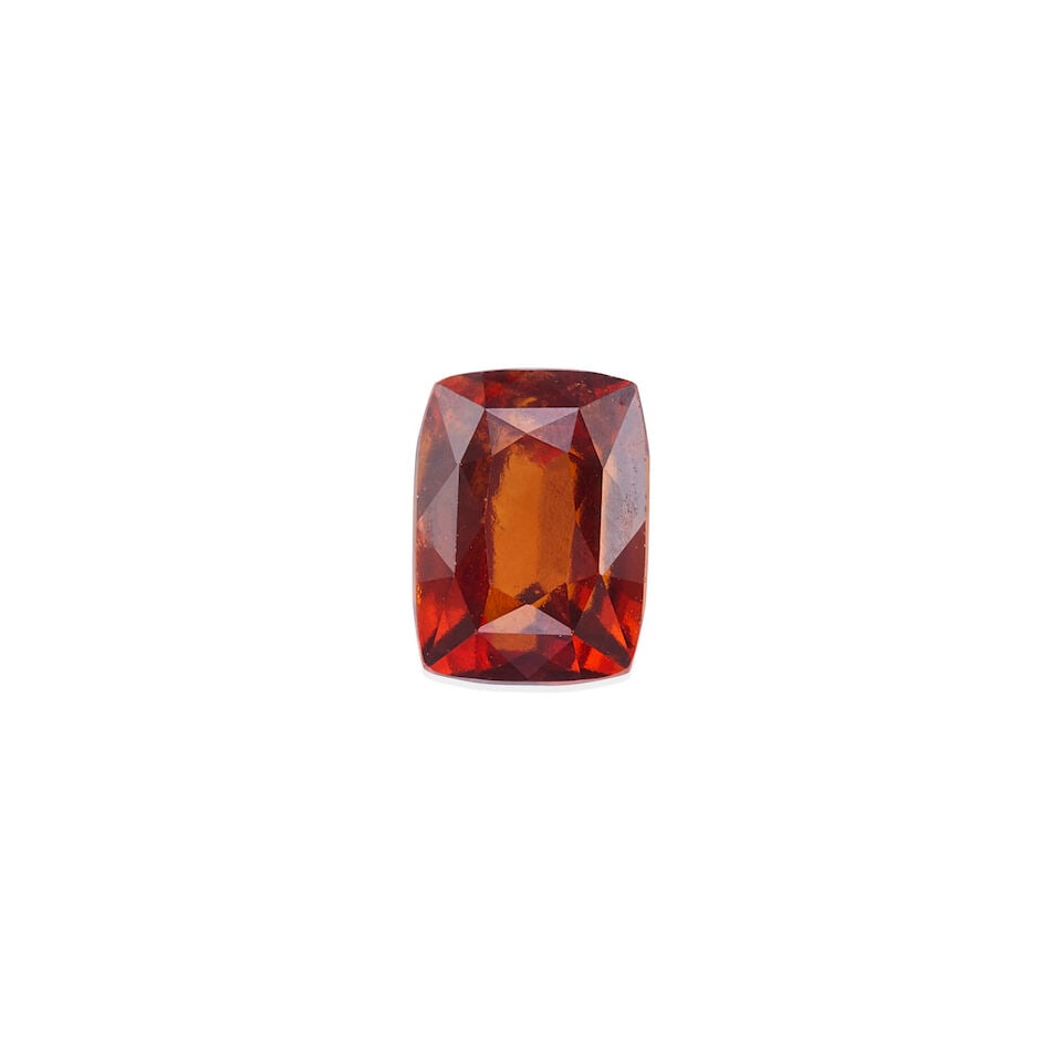 LOOSE GROSSULAR GARNET WITH GIA REPORT: LOOSE GROSSULAR GARNET WITH GIA REPORT • One cushion shaped grossular garnet weighing 4.92 carats • Accompanied by GIA Identification Report no. 2231790534 dated December 2, 2025, stating