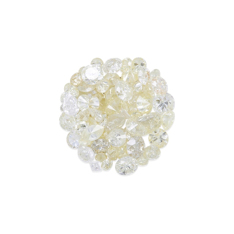 GROUP OF LOOSE DIAMONDS: GROUP OF LOOSE DIAMONDS • Numerous varying shapes and size of diamonds weighing approximately 19.47 carats total Footnotes: Please note only a small sample of this lot has been RI tested for