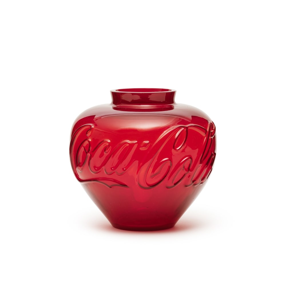 AI WEIWEI (NE EN 1957) Glass vase, 2023 Vase en verre rouge translucide moulé Signé en... (1 of 1)