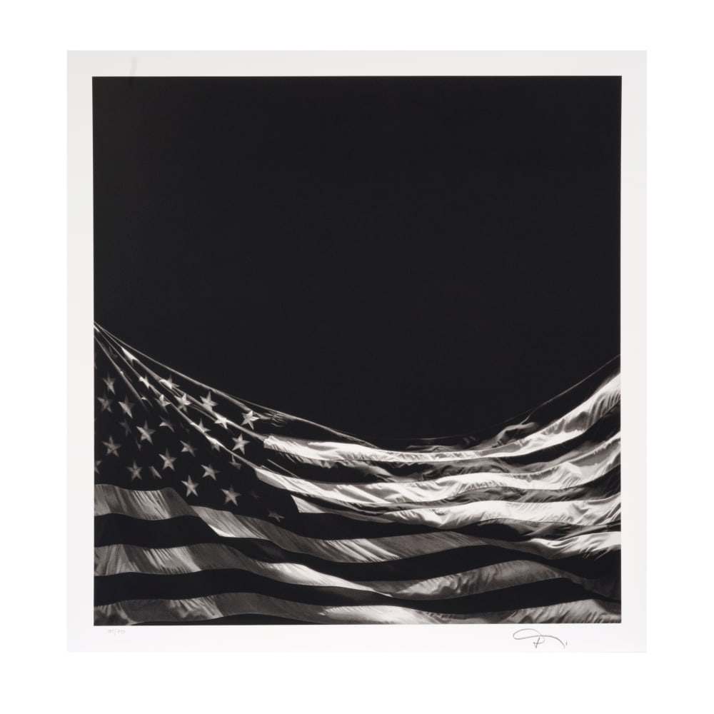 ROBERT LONGO (NE EN 1953) Untitled (Falling Flag), 2025 Sérigraphie en 9 teintes et vernis... (1 of 1)