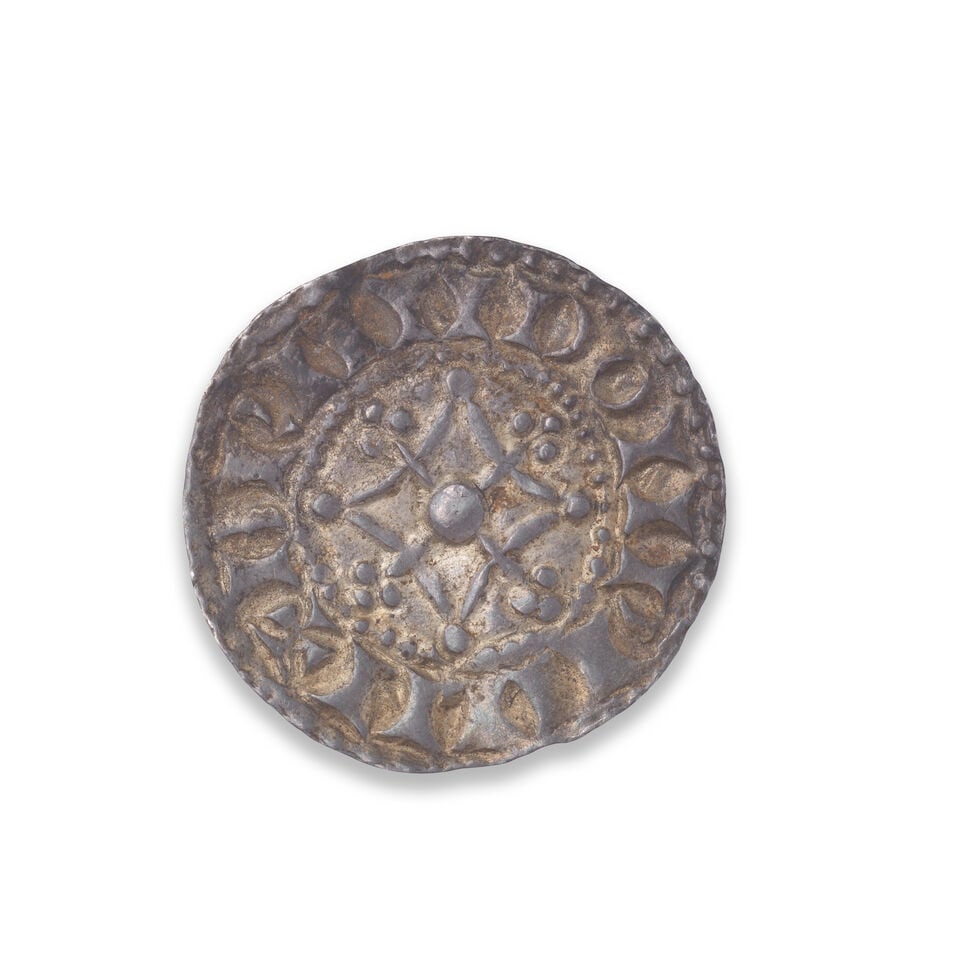 William I, 1066-1087,: William I, 1066-1087, Penny, 1.37g, Wallingford, two stars type, crowned and diademed bust facing between two stars, legend around PILLEM REX AN R.Cross botonne over quadrilateral with incurved sides,