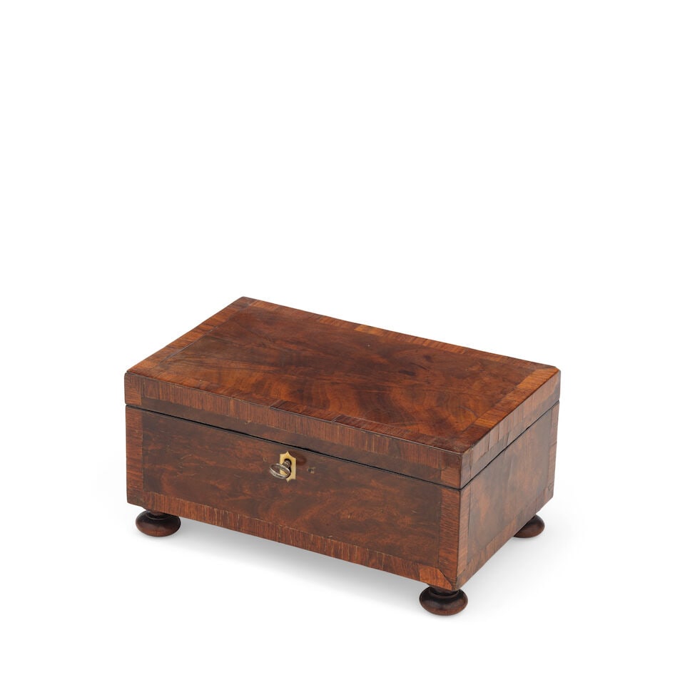 A Regency mahogany and rosewood crossbanded indoor boules set Early 19th century - 3