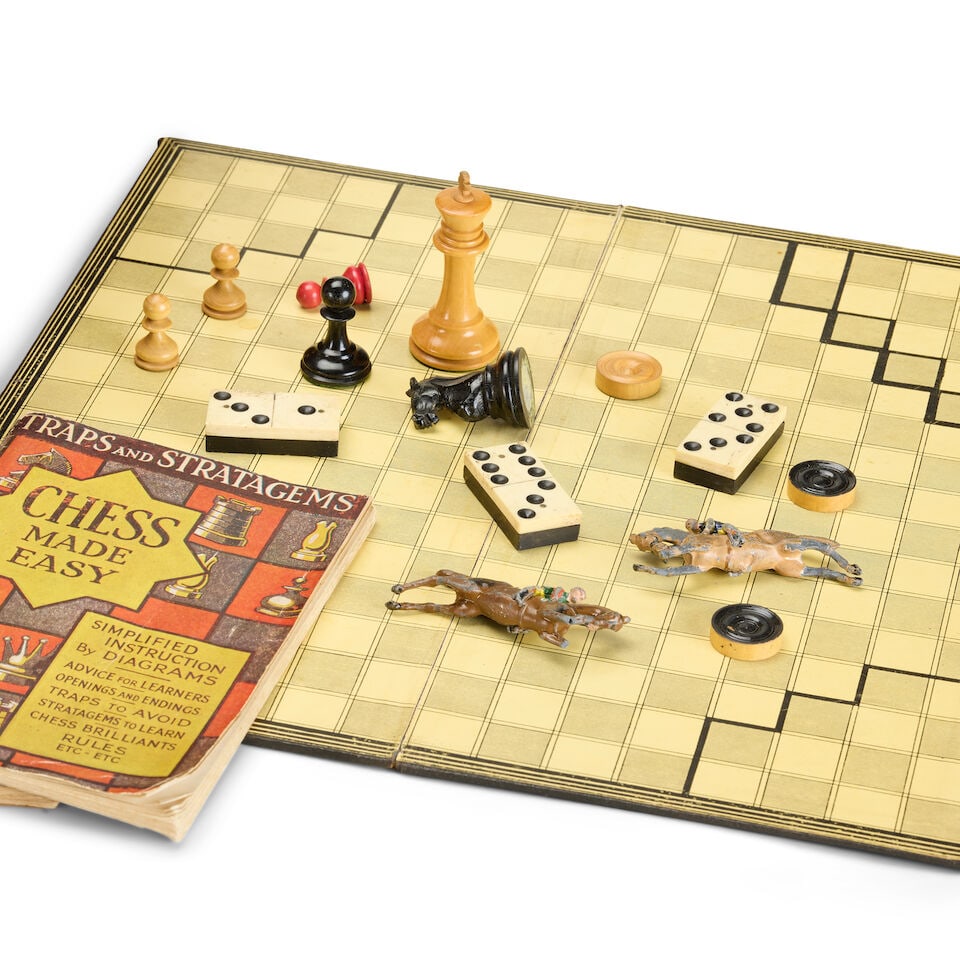 A large early Victorian figured walnut and ebony games box Early 19th century - 3