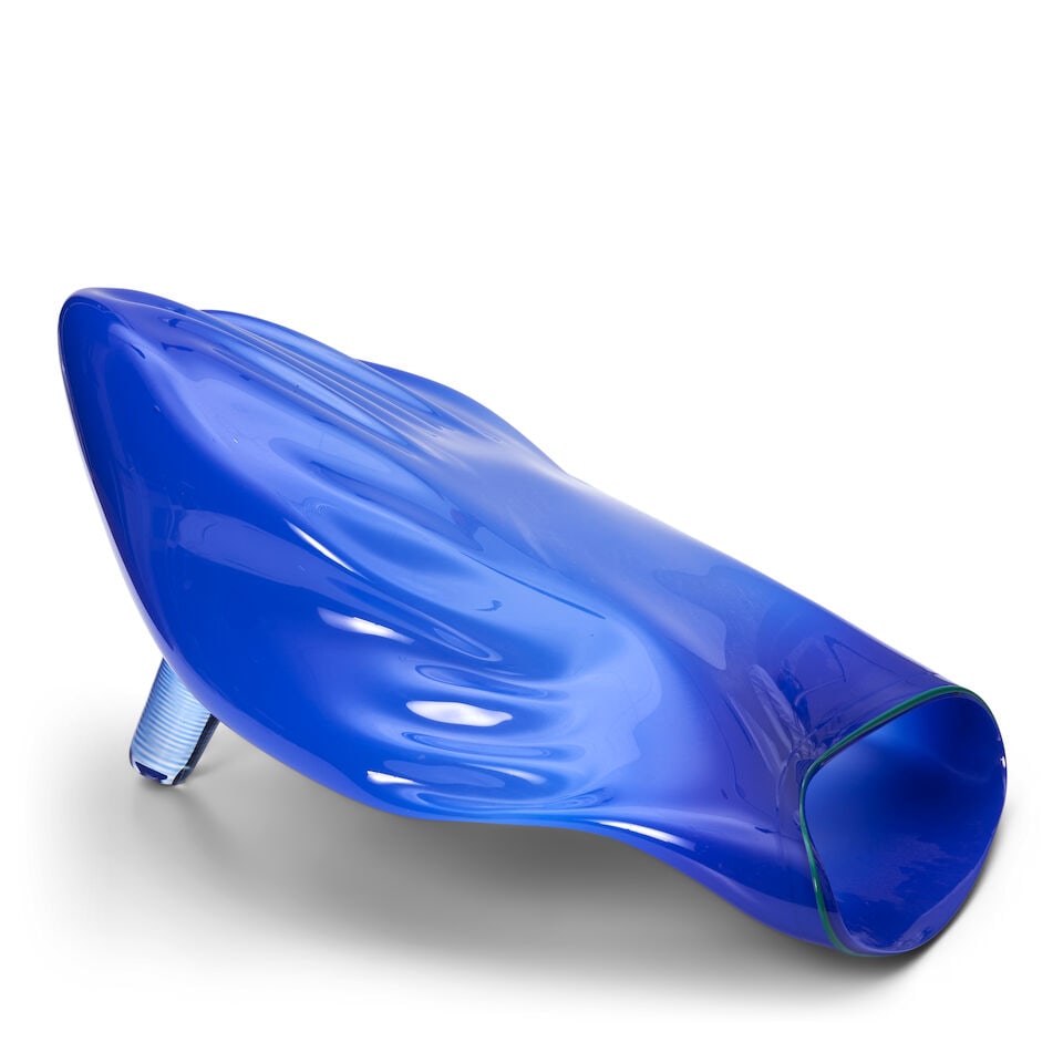DALE CHIHULY (BORN 1941) LARGE COBALT BLUE BASKET AND ORANGE PERSIAN SET dated 1988, blown glass... - 5