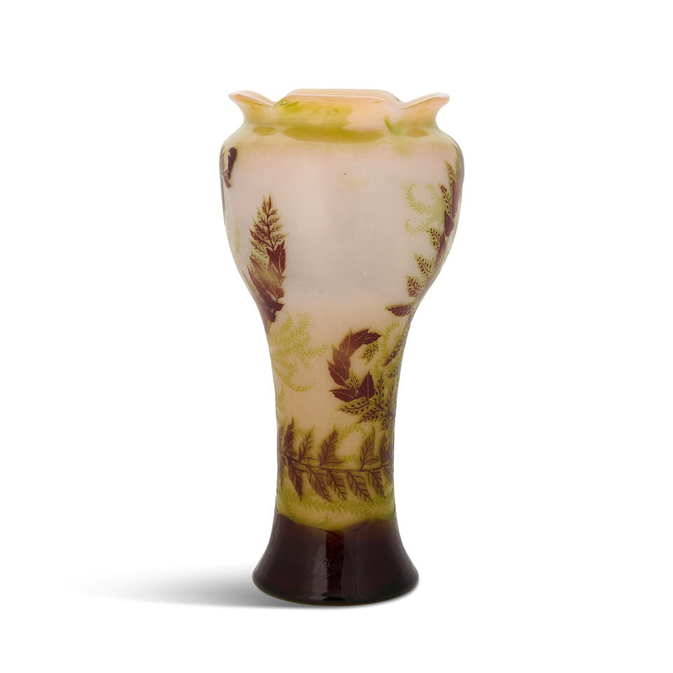 ÉMILE GALLÉ (1846-1904) CAMEO GLASS VASE Nancy, France, circa 1900, acid-etched glass ... - 2