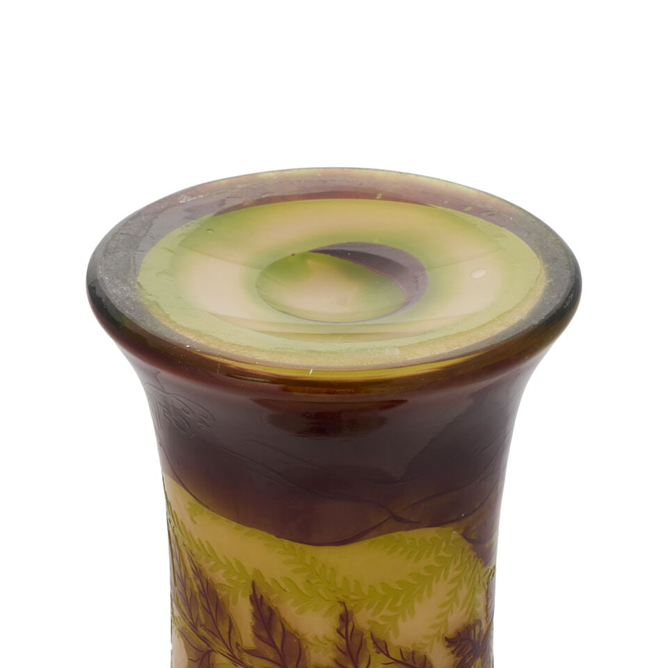 ÉMILE GALLÉ (1846-1904) CAMEO GLASS VASE Nancy, France, circa 1900, acid-etched glass ... - 3