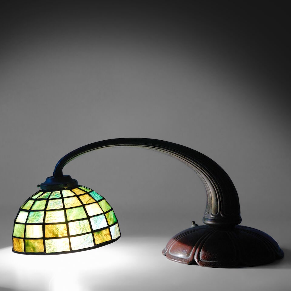 HANDEL COMPANY LEADED GLASS PIANO LAMP circa 1910, patinated bronze, glass, single socket, base ... - 3