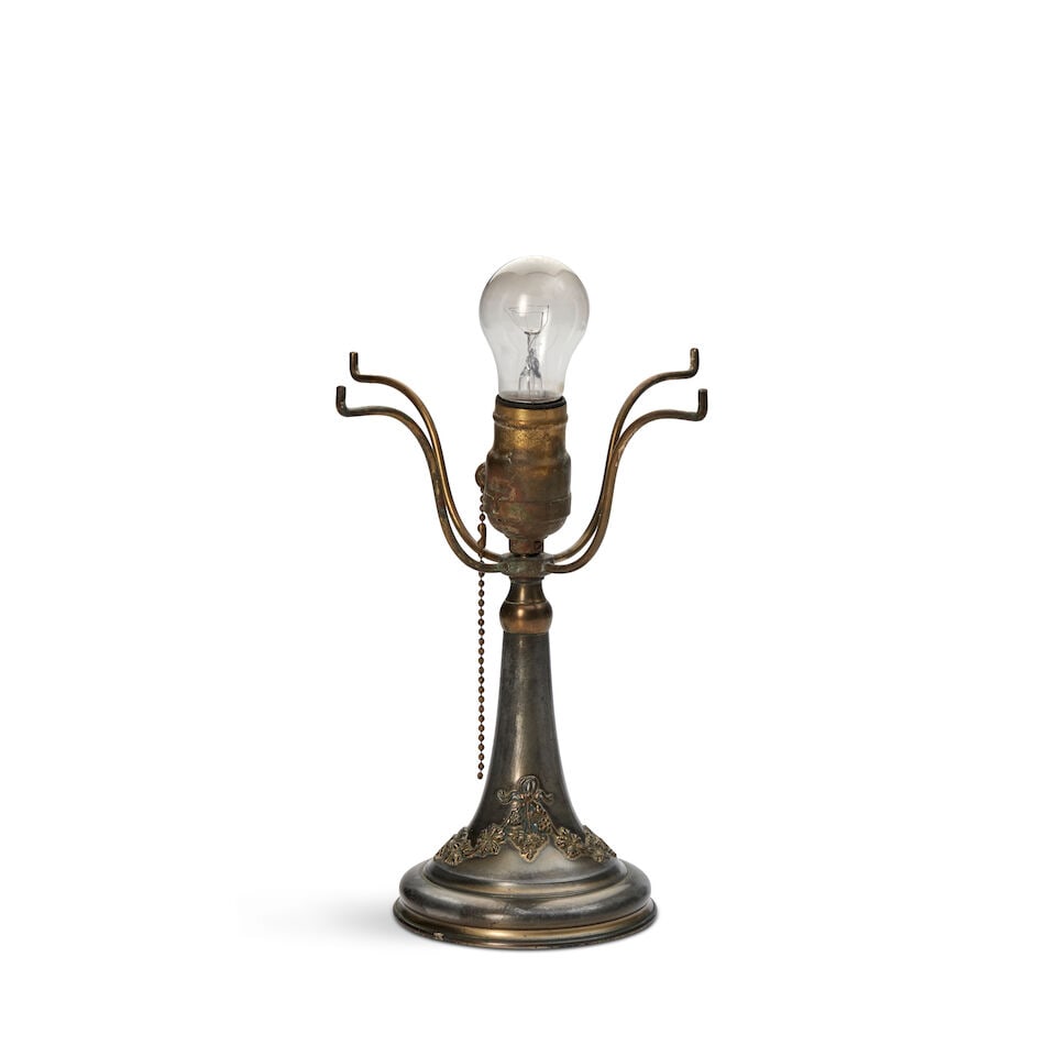 PAIRPOINT 'PUFFY SHADE' BOUDOIR LAMP New Bedford, Massachusetts, circa 1920, reverse-painted gla... - 5