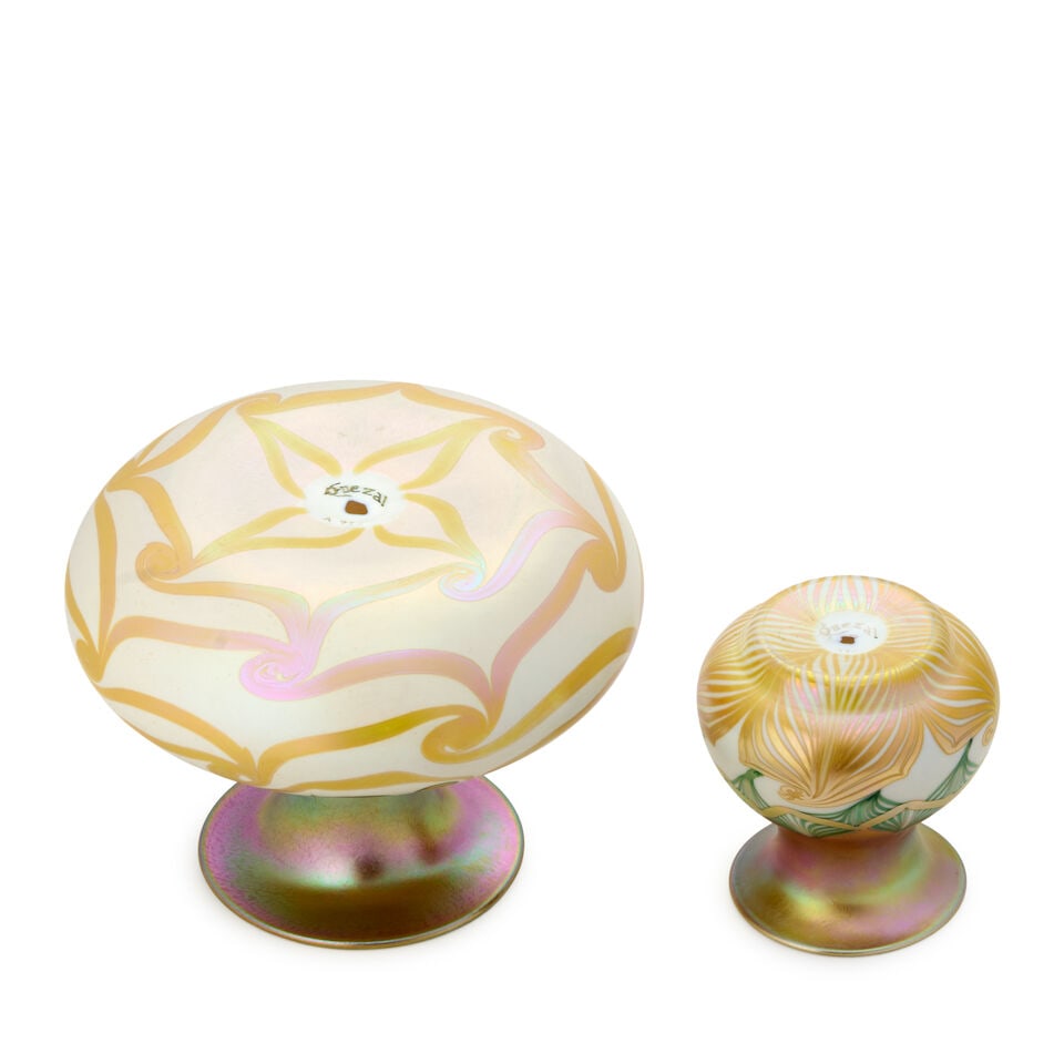 TWO QUEZAL VASES Queens, New York, early 20th century, blown glass with pulled design, both mark... - 4