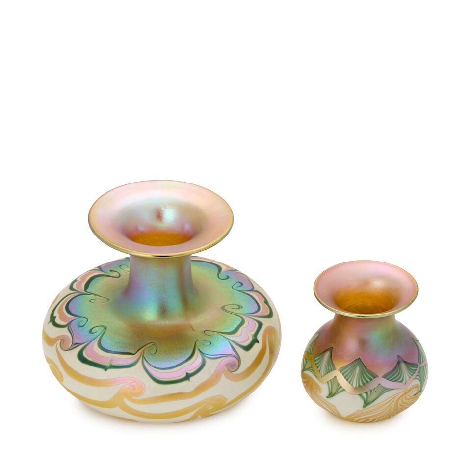 TWO QUEZAL VASES Queens, New York, early 20th century, blown glass with pulled design, both mark... - 5