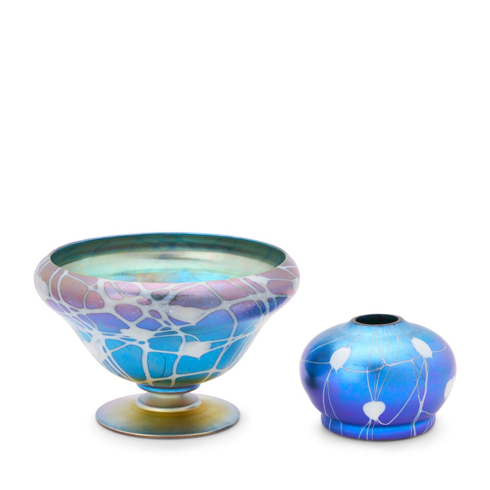 TWO VICTOR DURAND JR. (1870-1931) 'HEART AND VINE' VASES AND A QUEZAL BOWL the Durand Millville... - 7