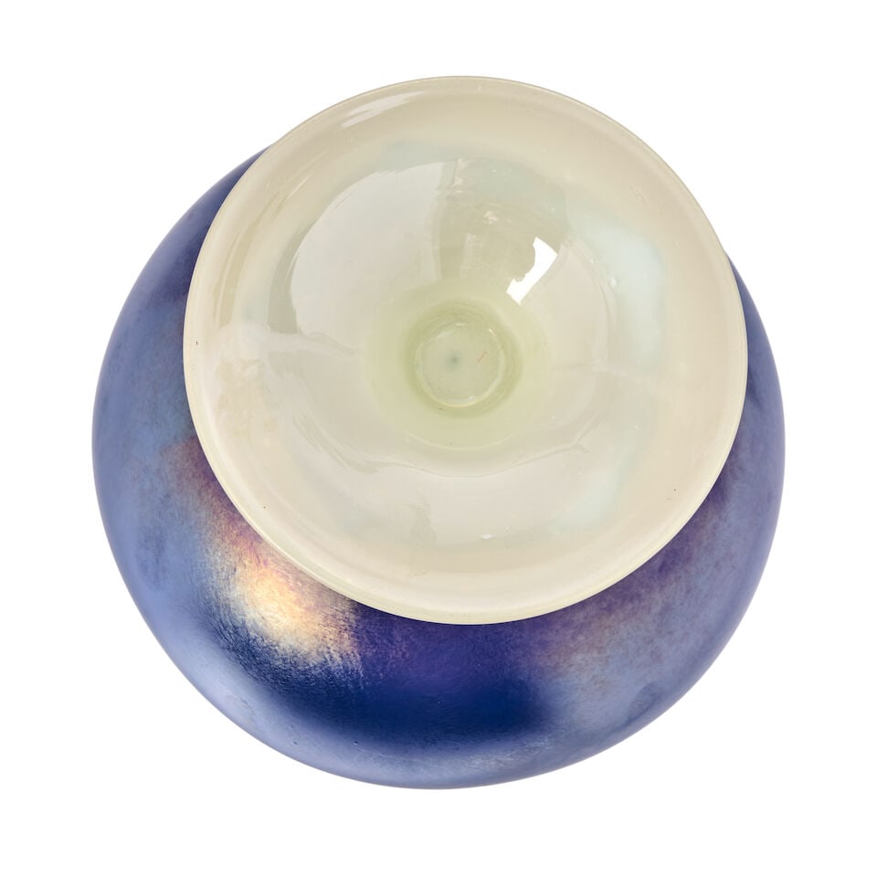 VICTOR DURAND (1870-1931) FOOTED BOWL Millville, New Jersey, circa 1925, pulled decoration, poli... - 2