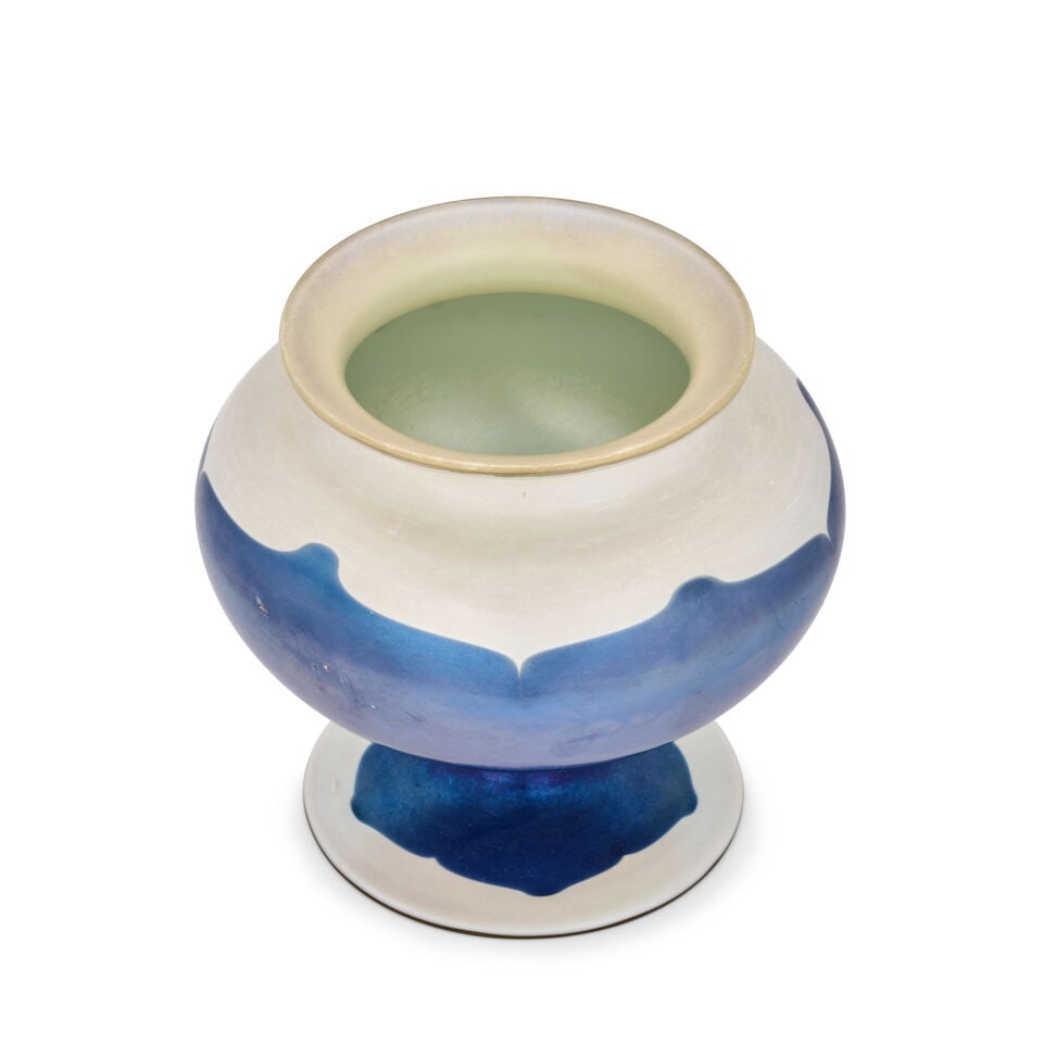 VICTOR DURAND (1870-1931) FOOTED BOWL Millville, New Jersey, circa 1925, pulled decoration, poli... - 3
