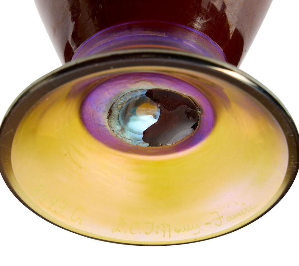 TIFFANY STUDIOS 'TEL-EL-AMARNA' GOLD FAVRILE VASE New York, New York, circa 1918, iridescent gla... - 2