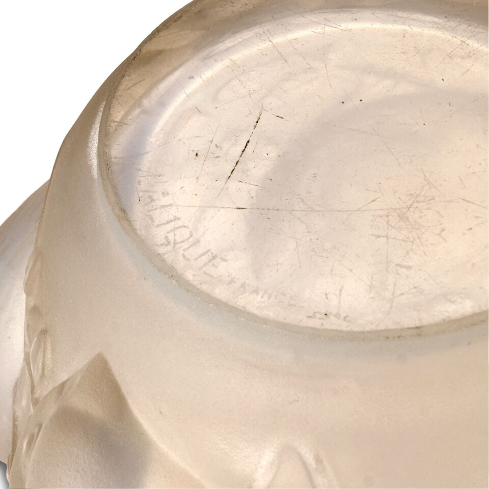 RENE LALIQUE (1860-1945) 'SAINT FRANCOIS' VASE France, circa 1930, molded clear and frosted glas... - 2