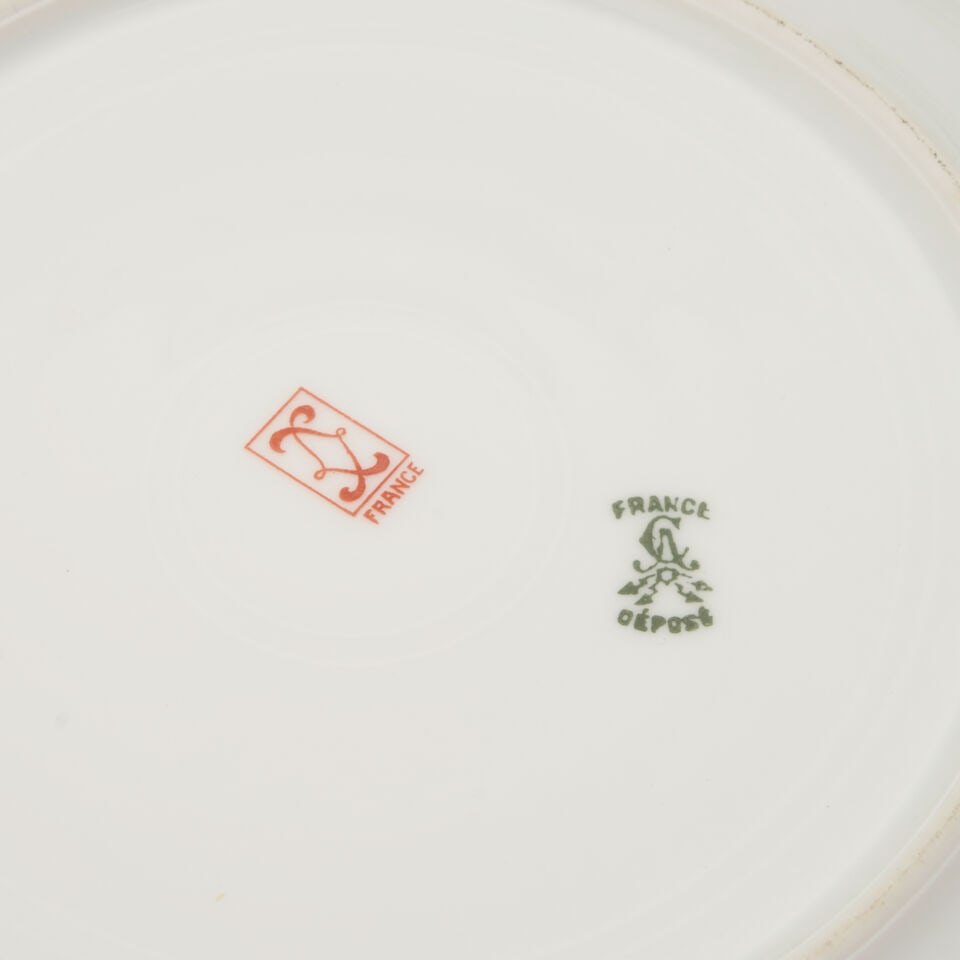 FIFTEEN JEAN LUCE (1895-1964) FOR CHARLES AHRENFELDT DINNER PLATES Limoges, France, circa 1940, ... - 2