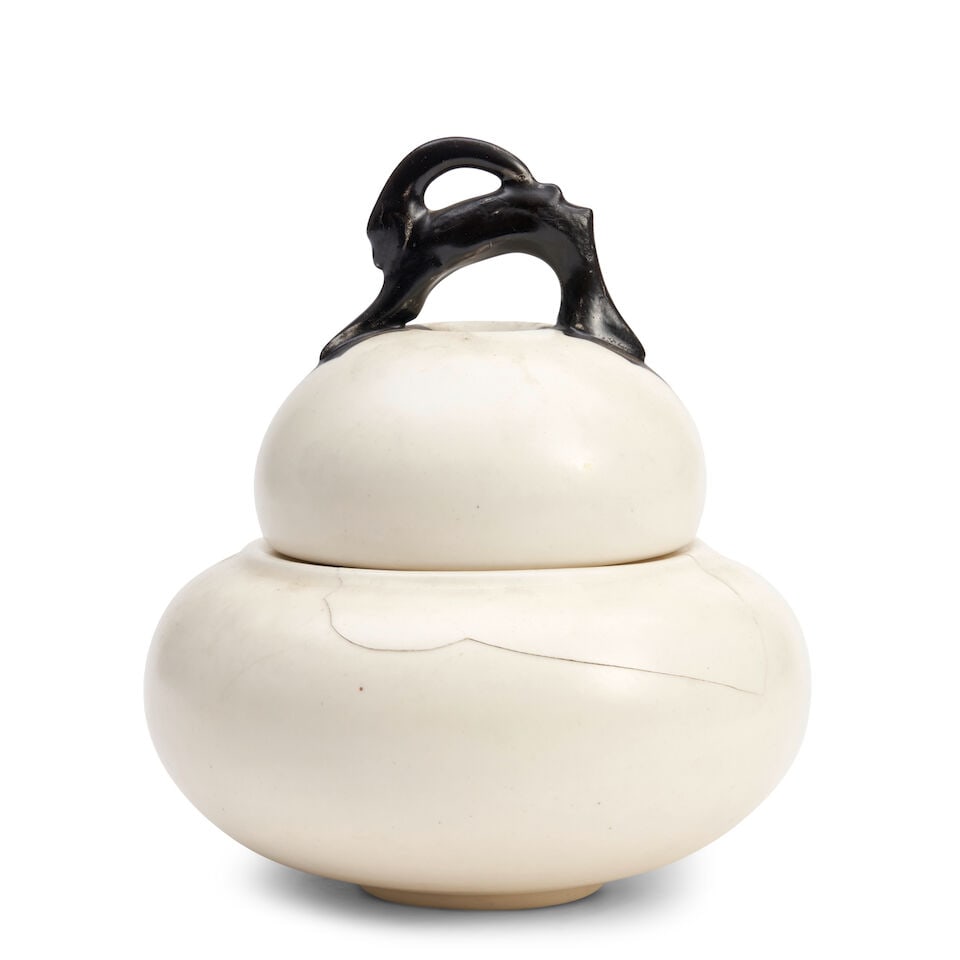 HILDO KROP (1884-1970) FOR ESKAF 'SCARABEA' GLAZED COVERED BOWL Huizen/Amsterdam, circa 1925, gl... (1 of 2)