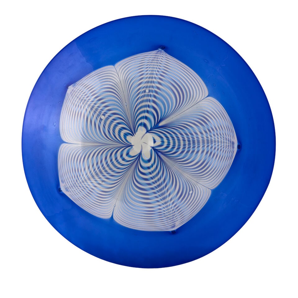 VICTOR DURAND JR. (1870-1931) SERVING PLATE Millville, New Jersey, circa 1925, blown glass with ... - 2